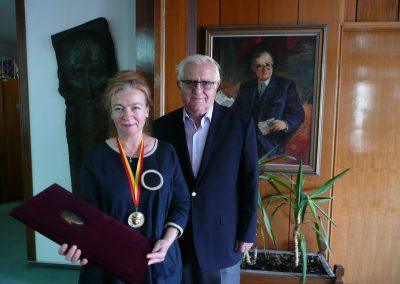 Prof. dr hab. Jolanta Sujecka z z pisarzem Luanem Starową